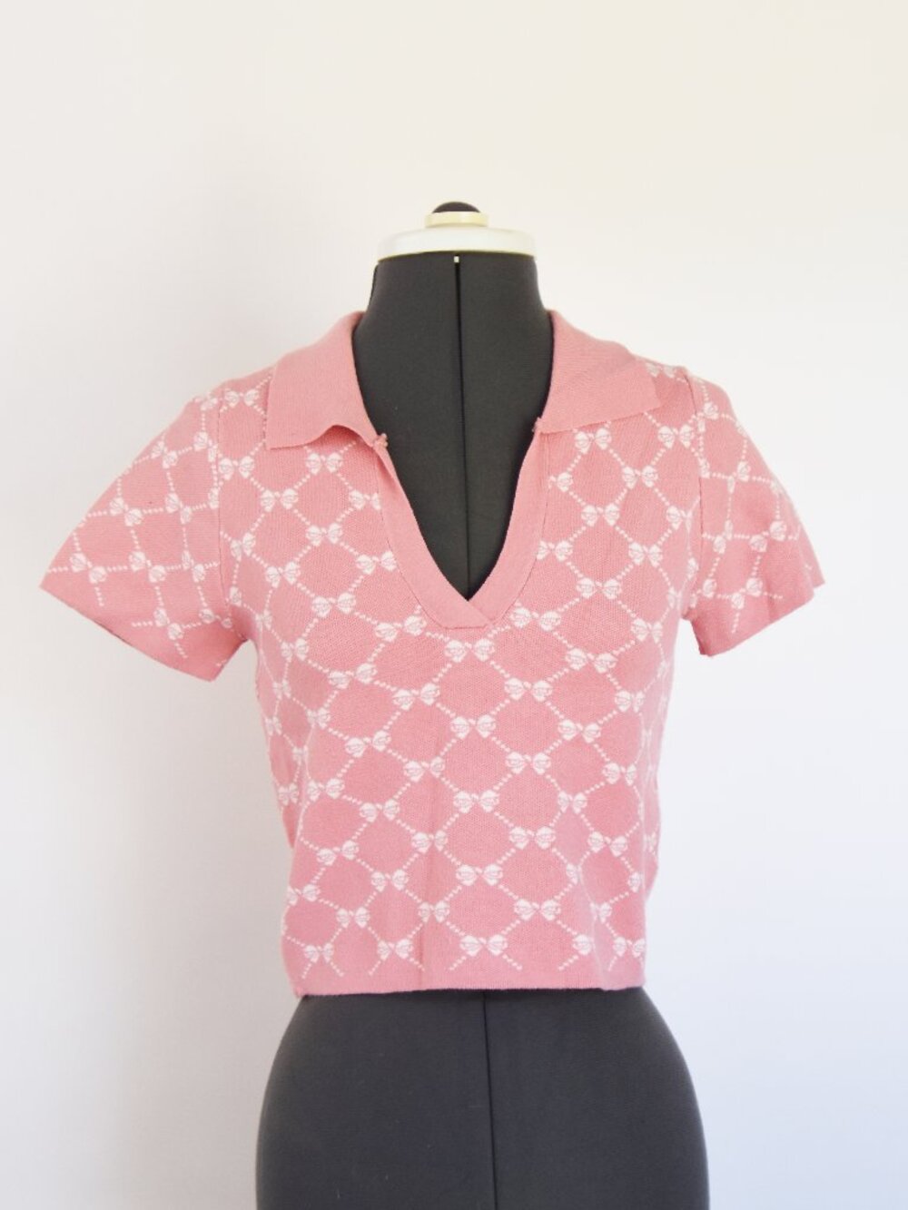 NWOT Anthropologie Luna Ivy Pink White Bows Knit Cropped Polo Sweater Small